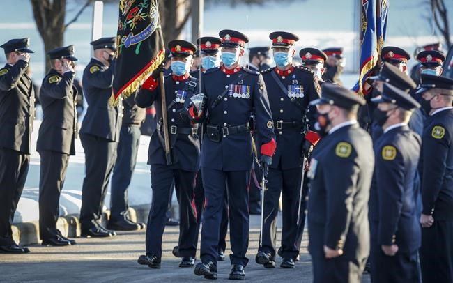 'Hold tight. We're here': Constables recall helping Calgary officer after hit and run | iNFOnews.ca