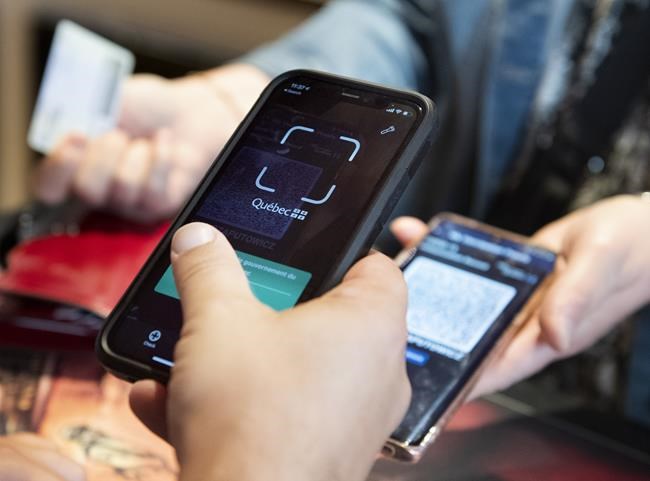 Experts say vaccine passports can be reassessed, but urge caution in scrapping them | iNFOnews.ca Experts say vaccine passports can be reassessed, but urge caution in scrapping them | iNFOnews.ca