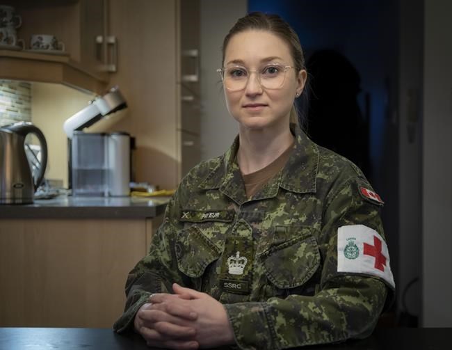 Canadian military moves toward inclusivity, adds feminine versions of ranks in French | iNFOnews.ca CP1146086047