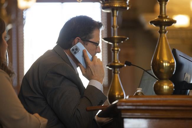 GOP undoes veto of Kansas map hurting Democrat; courts next | iNFOnews.ca