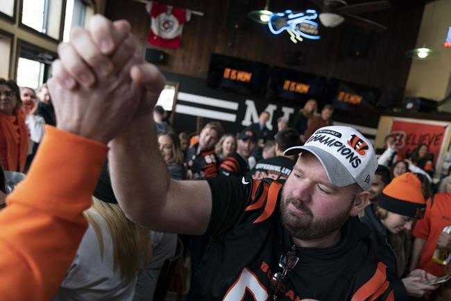 Bengals fans turn out in Cincinnati to watch Super Bowl | iNFOnews.ca