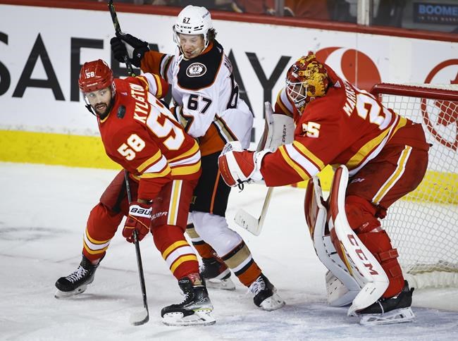 Lindholm extends goal streak to six games in win over Anaheim | iNFOnews.ca CP1887442957