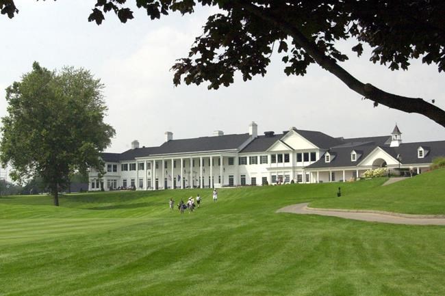 Fire destroys iconic clubhouse at Oakland Hills golf club | iNFOnews.ca