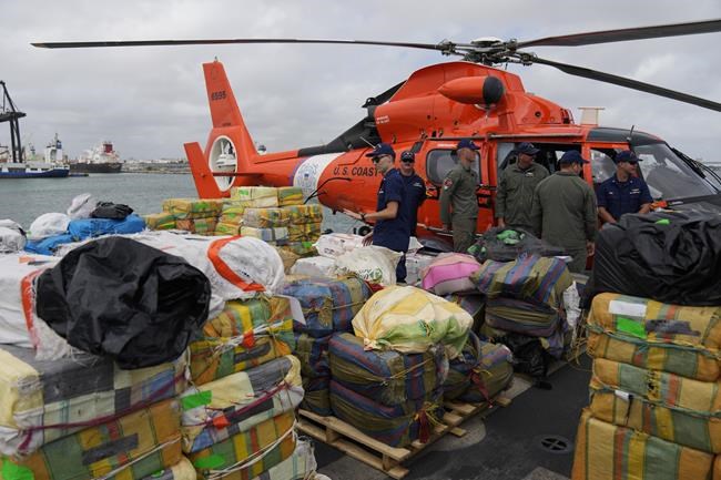 U.S. Coast Guard offloads $1 billion worth of narcotics | iNFOnews.ca U.S. Coast Guard offloads $1 billion worth of narcotics | iNFOnews.ca