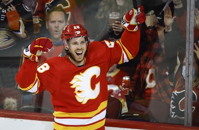 Calgary Flames centre Lindholm leads NHL's three stars of the week | iNFOnews.ca