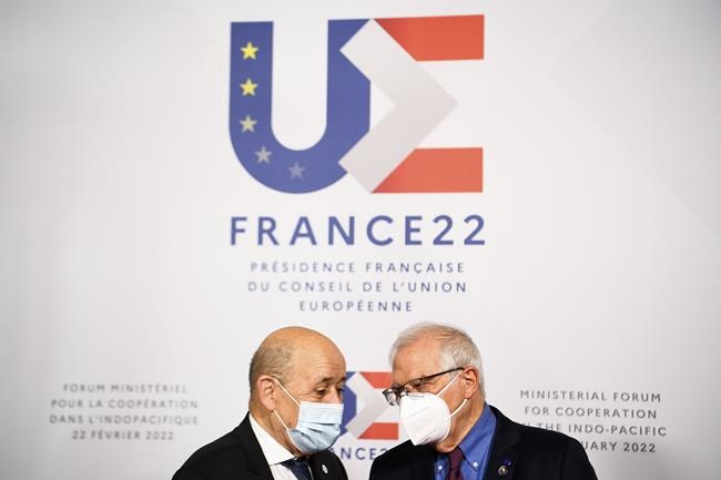 West hits back with sanctions as Russia pushes into Ukraine | iNFOnews.ca