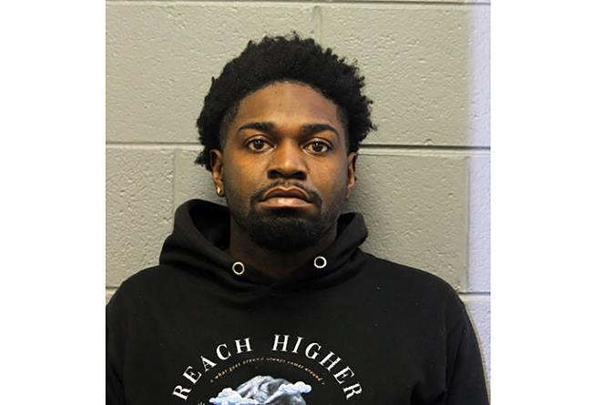 Man, 24, charged in shooting of 2 Chicago police officers | iNFOnews.ca