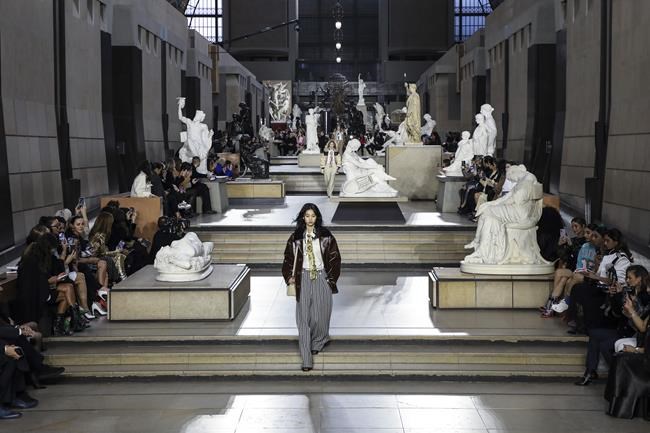 Paris fashion houses showcase designs inside top art museums | iNFOnews.ca