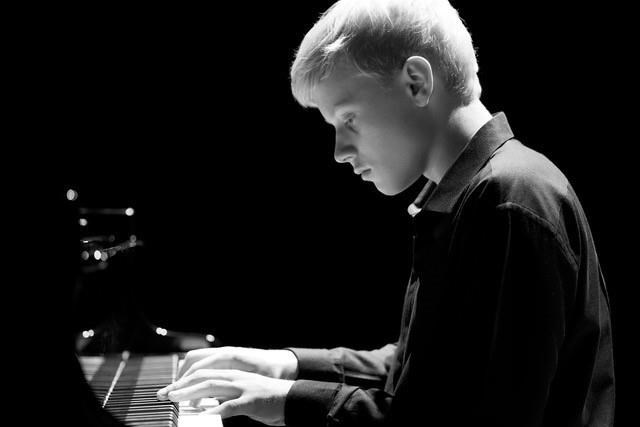 Group hopes to make fourth attempt to have Russian pianist perform in Vancouver | iNFOnews.ca