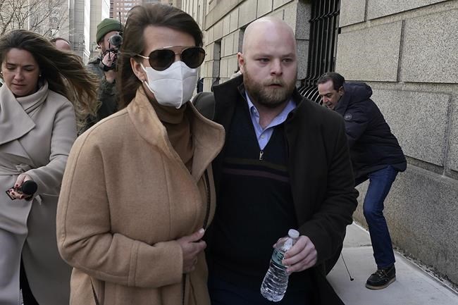 Ghislaine Maxwell juror regrets not disclosing sex abuse | iNFOnews.ca