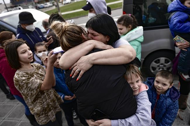 Ukraine sees room for compromise, as 20,000 escape Mariupol | iNFOnews.ca CP2147235748