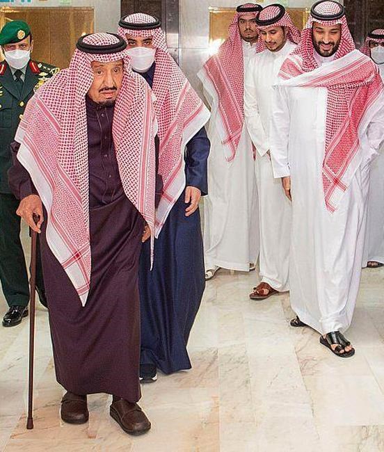 Saudi king leaves hospital after pacemaker battery changed | iNFOnews.ca