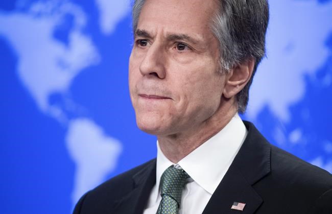 Rescuers search theater rubble as Russian attacks continue | iNFOnews.ca