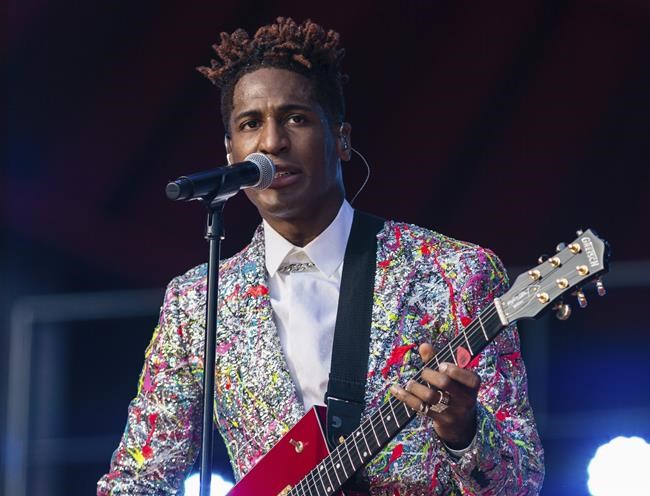 Grammy predictions: AP writers debate who’ll triumph Sunday | iNFOnews.ca
