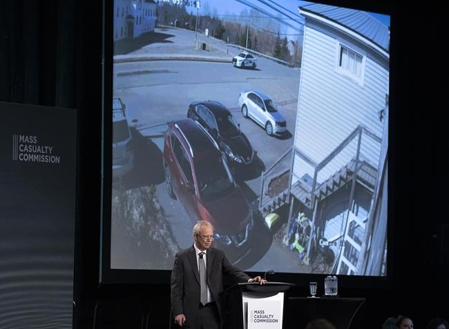 Families describe tense encounters with RCMP on N.S. mass shooting's second day | iNFOnews.ca Families describe tense encounters with RCMP on N.S. mass shooting's second day | iNFOnews.ca