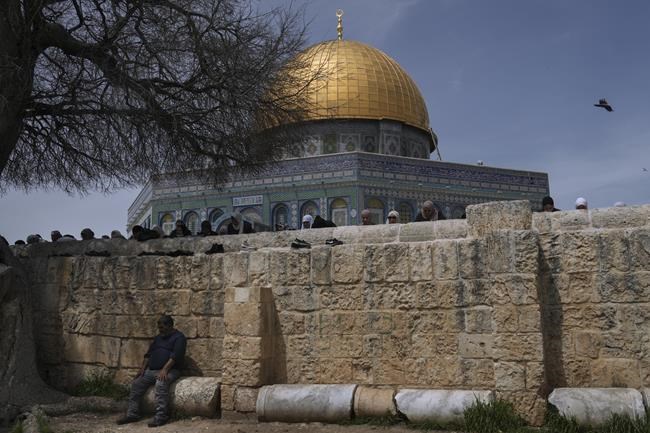 Israeli troops kill 3 Palestinians in West Bank gun battle | iNFOnews.ca CP863154421