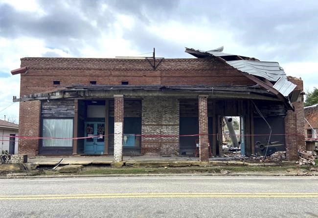 Loss of namesake bar and grill hits tiny Alabama community | iNFOnews.ca