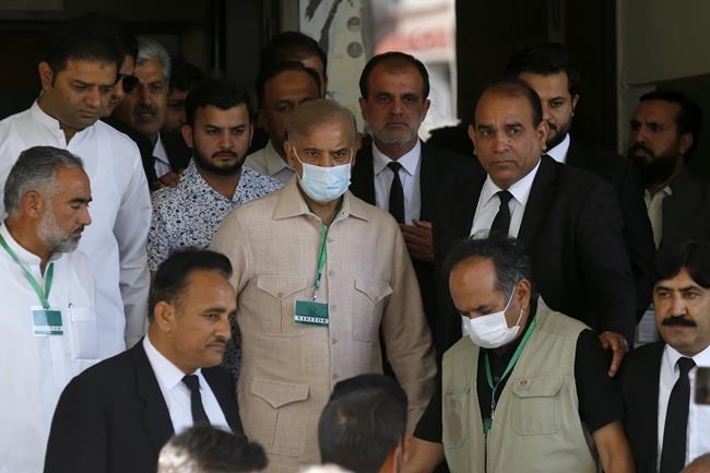 Top Pakistan court hears arguments in major political crisis | iNFOnews.ca