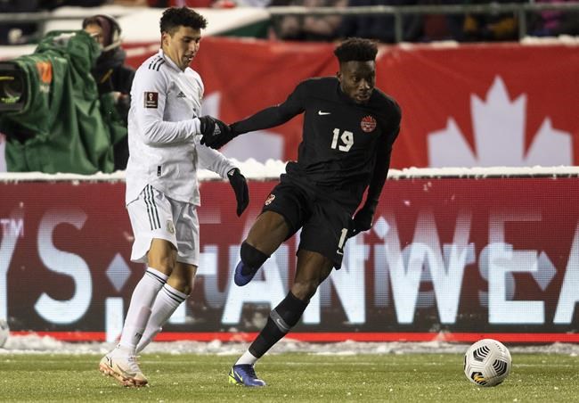 Canada star Alphonso Davies named top CONCACAF men's player for 2021 | iNFOnews.ca