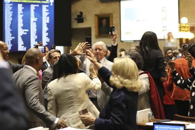 South Carolina lawmakers honor national champion Gamecocks | iNFOnews.ca