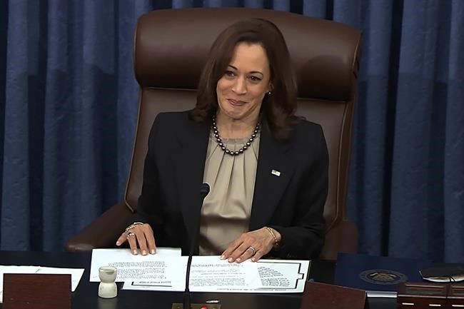 Obamas, students cheer high court's 1st Black female justice | iNFOnews.ca Obamas, students cheer high court's 1st Black female justice | iNFOnews.ca
