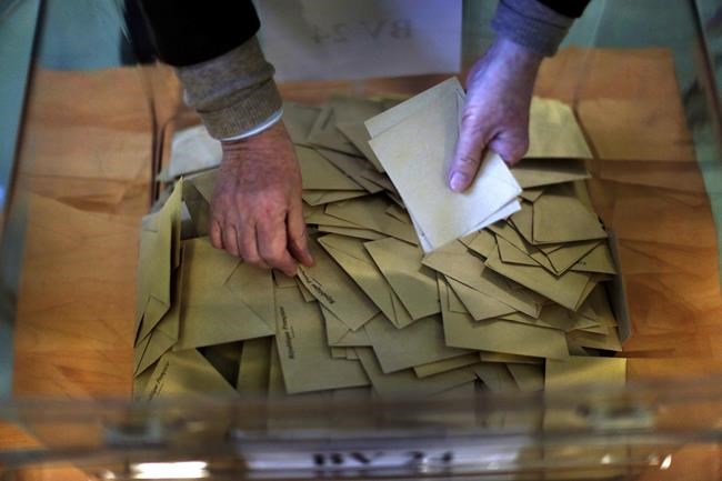 Voting in France: Paper ballots, in person, hand-counted | iNFOnews.ca