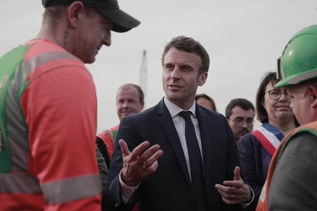 Macron, Le Pen kick off French presidential runoff campaigns | iNFOnews.ca