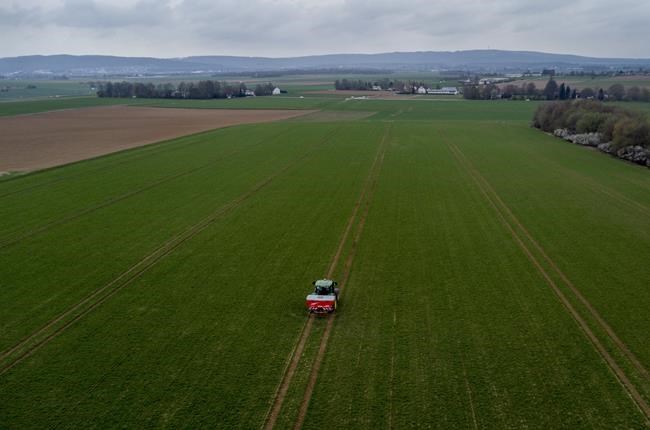 Russian war worsens fertilizer crunch, risking food supplies | iNFOnews.ca CP345543897