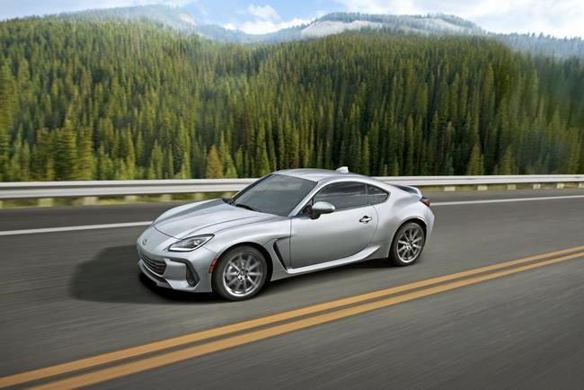 Edmunds: 2022 Subaru BRZ vs. 2022 Mazda MX-5 Miata RF | iNFOnews.ca
