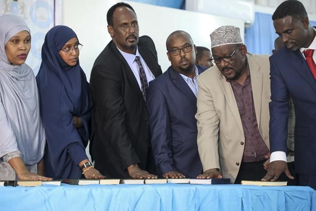 Somalia swears in lawmakers as UN warns of famine | iNFOnews.ca