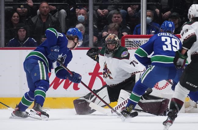 Vancouver Canucks trounce Arizona Coyotes 7-1, extend win streak to five games | iNFOnews.ca