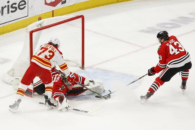 Gaudreau, Markstrom help Flames beat Blackhawks 5-2 | iNFOnews.ca Gaudreau, Markstrom help Flames beat Blackhawks 5-2 | iNFOnews.ca