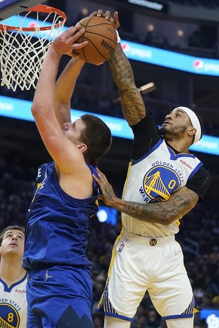 Curry scores 34 points off bench, Warriors lead Nuggets 2-0 | iNFOnews.ca