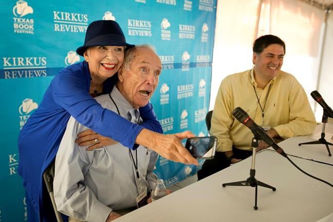 Texas author who set series of novels along border dies | iNFOnews.ca Texas author who set series of novels along border dies | iNFOnews.ca