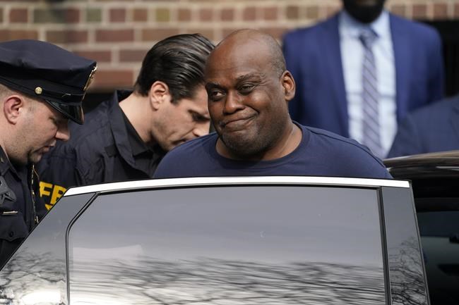 Lawyers spar over DNA swab on suspect in NYC subway shooting | iNFOnews.ca