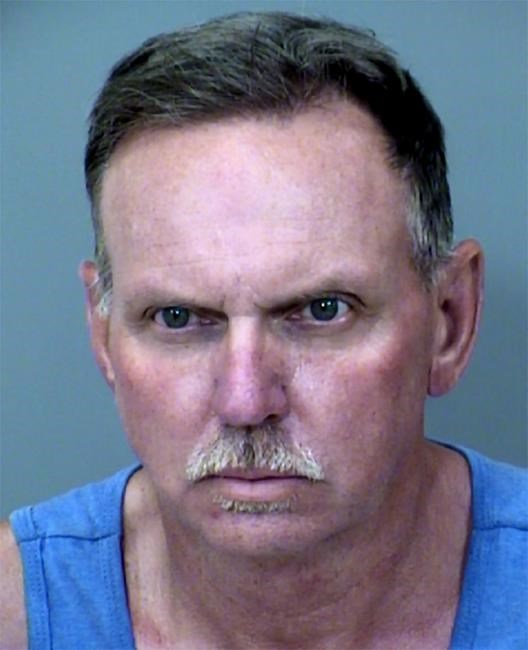 Ex-deputy accused of posing as wedding guest to steal gifts | iNFOnews.ca