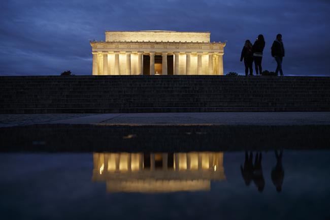 Art exhibit celebrates Lincoln Memorial's 100th anniversary | iNFOnews.ca