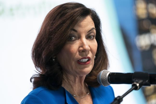 New York Gov. Kathy Hochul tests positive for COVID-19 | iNFOnews.ca