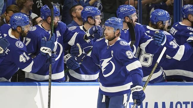 Lightning bury Maple Leafs early to even first-round series 2-2 | iNFOnews.ca