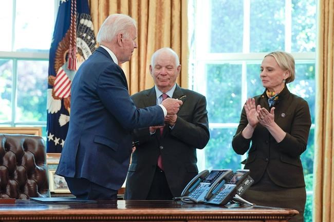 Biden signs Ukraine bill, seeks $40B aid, in Putin rejoinder | iNFOnews.ca Biden signs Ukraine bill, seeks $40B aid, in Putin rejoinder | iNFOnews.ca