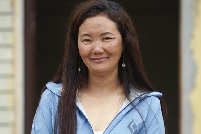 Sherpa woman climbs Everest for 10th time, breaks own record | iNFOnews.ca