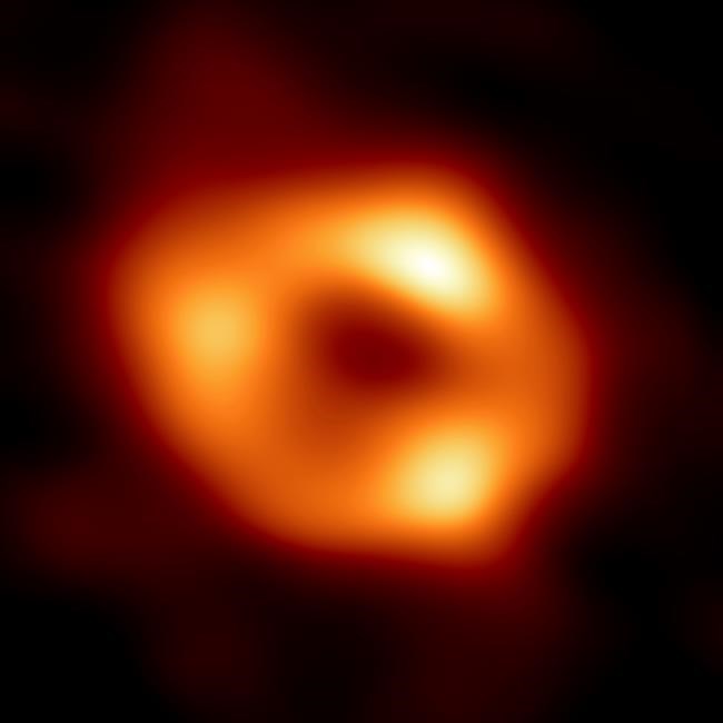 Astronomers capture 1st image of Milky Way's huge black hole | iNFOnews.ca
