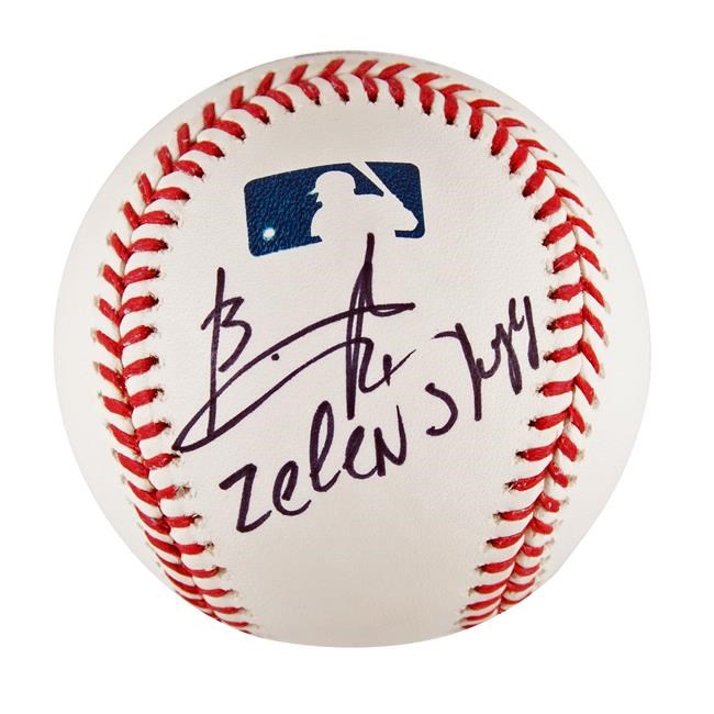 Baseball signed by Zelenskyy sells at auction for $50,000 | iNFOnews.ca Baseball signed by Zelenskyy sells at auction for $50,000 | iNFOnews.ca
