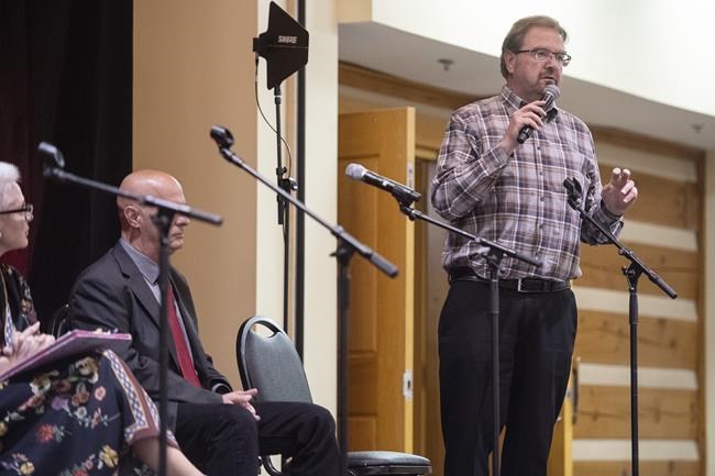 Madison Cawthorn tries to survive primary as slip-ups mount | iNFOnews.ca