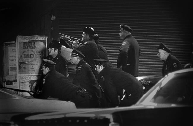 Review: A landmark NYC police standoff in 'Hold Your Fire' | iNFOnews.ca
