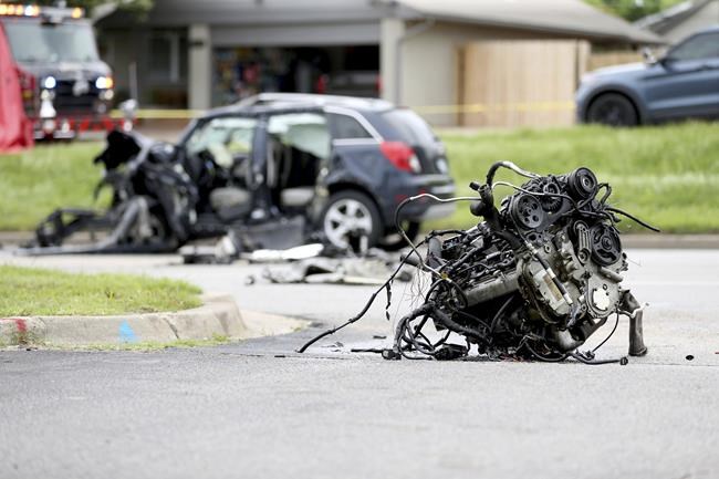 Nearly 43,000 people died on US roads last year, agency says | iNFOnews.ca