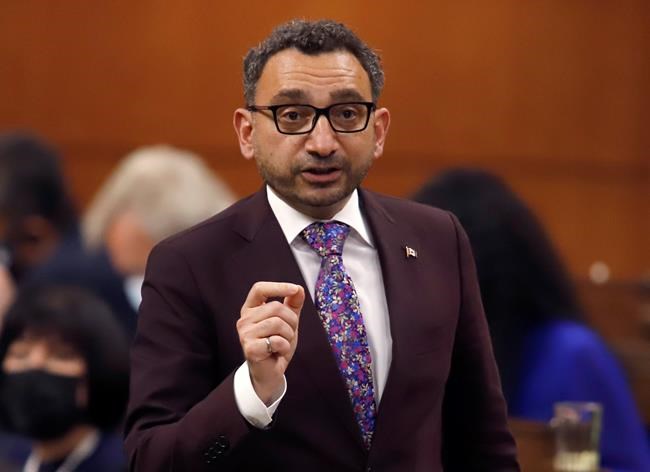 Canada's transport minister detects 'shift' in U.S. outlook after meetings in D.C. | iNFOnews.ca