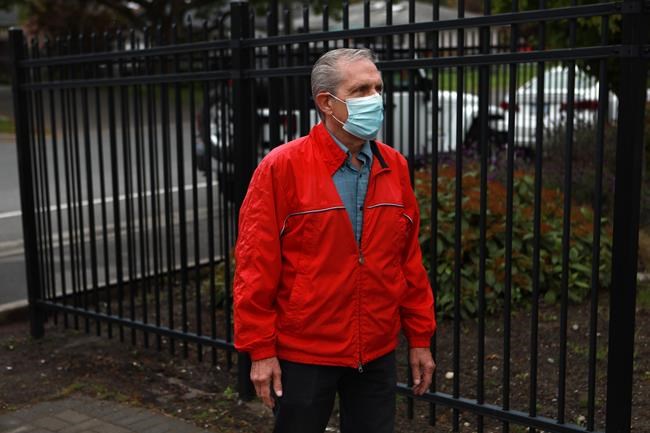 Man turns himself in to police over manure pile left at B.C. premier's office | iNFOnews.ca