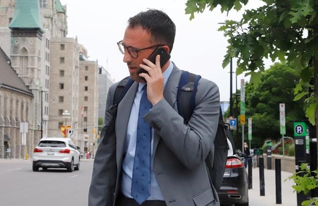 Bureaucrat tried to undercut cabinet's powers with shipbuilding project leak: Crown | iNFOnews.ca CP324762890