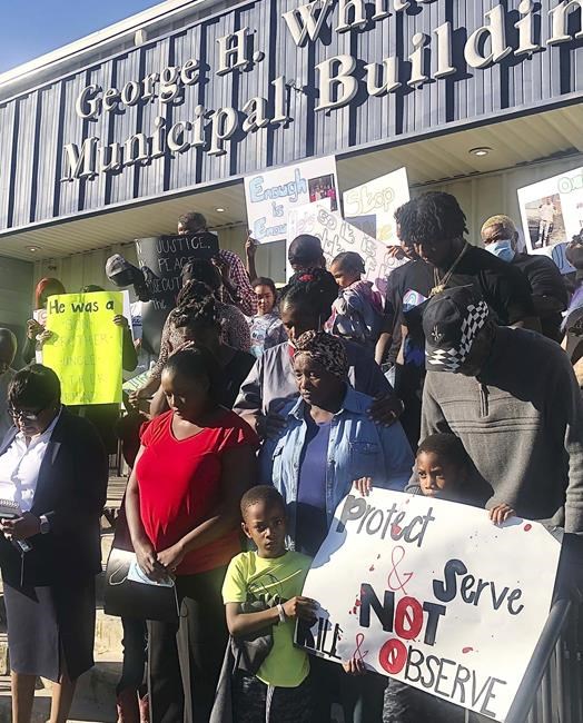 3 Fla. officers face manslaughter charge in stun gun death | iNFOnews.ca 3 Fla. officers face manslaughter charge in stun gun death | iNFOnews.ca